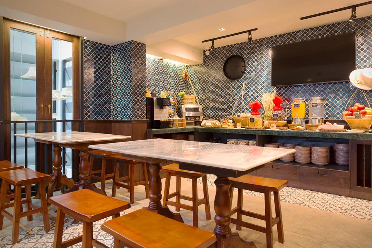 Foodotel Bangkok Bagian luar foto